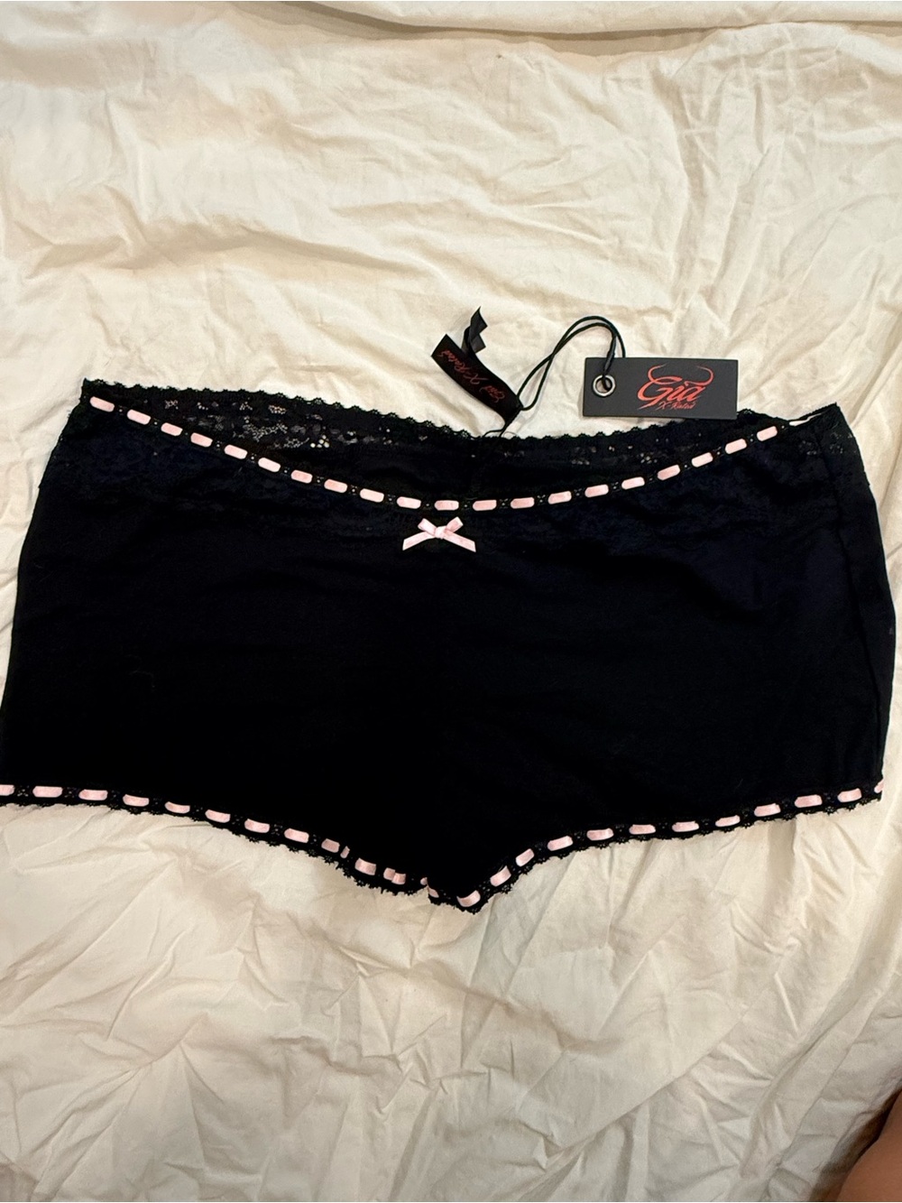 Gini & Jony Black Lace-Trim Boyshorts with Pink Ribbon Accent
